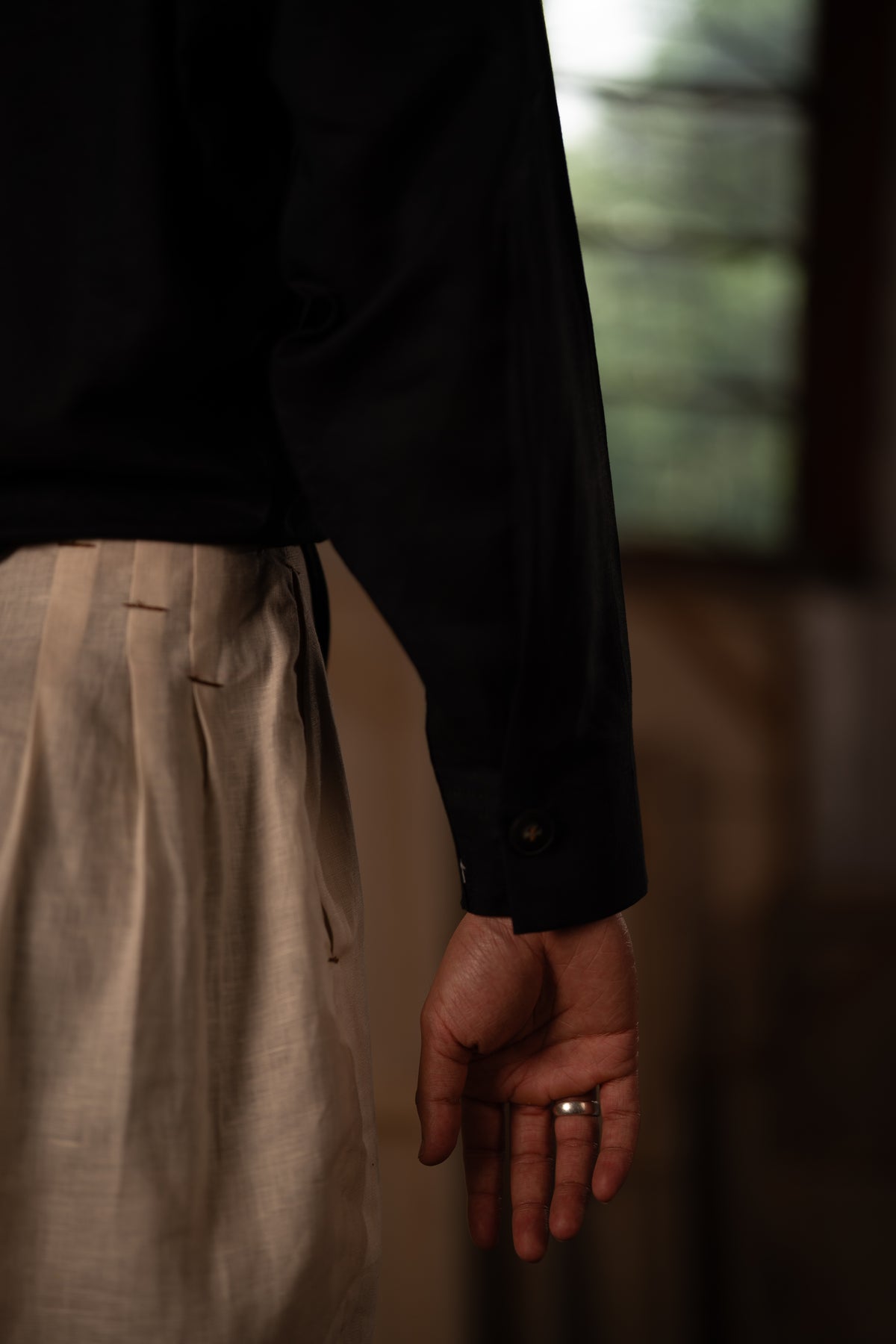 Simple Triple Pleat Trousers: 金/Jīn — Porcelain